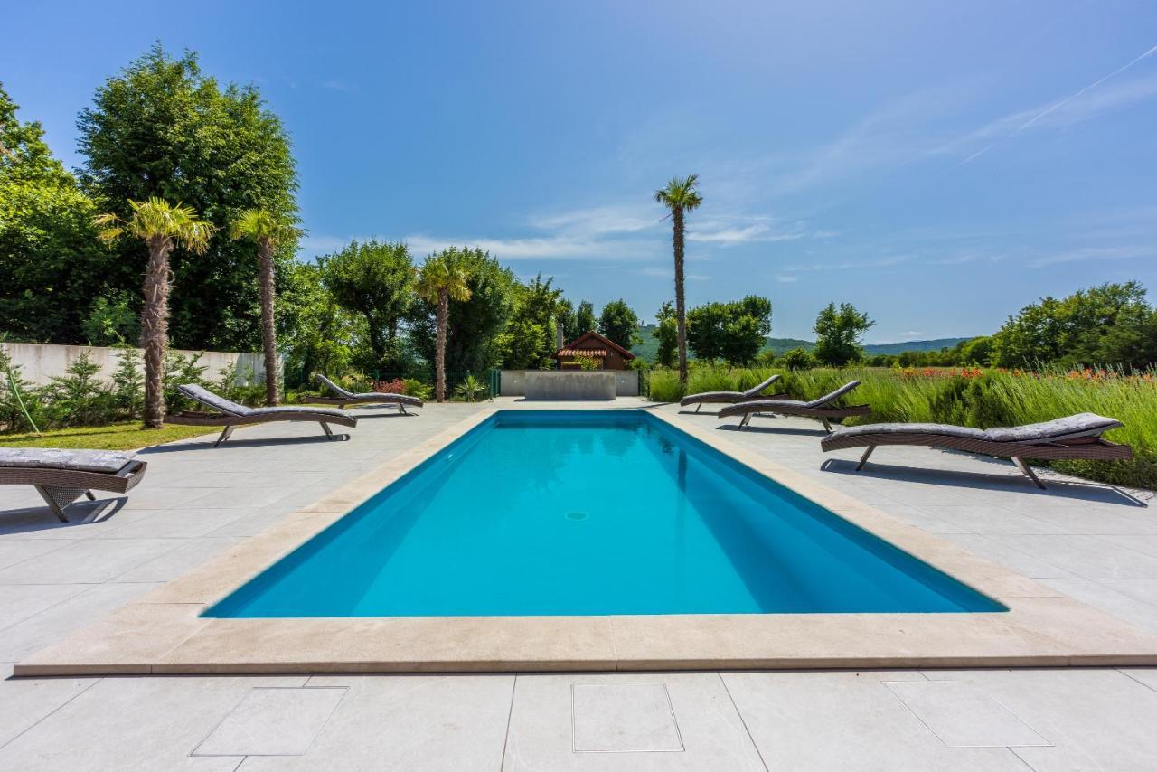 Villa Palma With Heated Private Pool Podhum Exterior foto