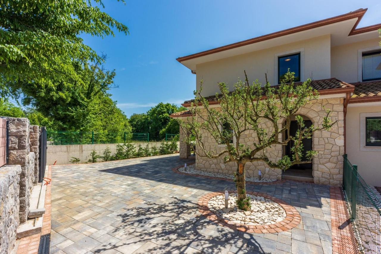 Villa Palma With Heated Private Pool Podhum Exterior foto